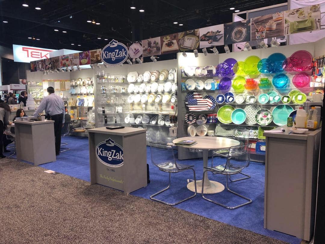 xyleawood's tweet photo. Are you looking for a #customexhibit supplier for portable #tradeshowdisplays you can install yourself? Check out Xylea-Wood's lightweight modular easy to assemble #slatwall #boothdisplays! Exhibit Easier with Xylea-Wood! #boothdesign #EventProfs #merchandisingmadeeasy #slatwall https://t.co/HWj2AUNE89
