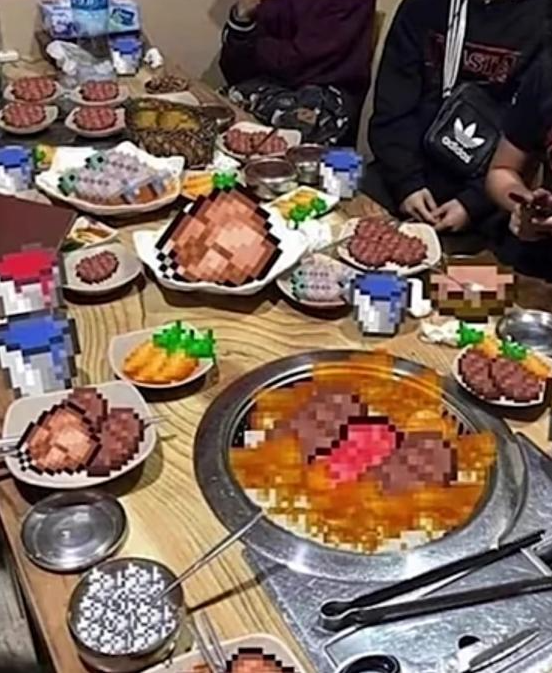 warmjoy1's tweet photo. @GordonRamsay Rate my Feast outta 10 https://t.co/M7JCcgPgYA