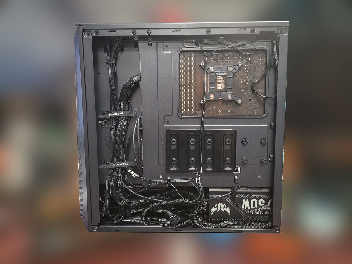 GamingCompsSRQ's tweet photo. Our latest build! $1000 out the door for entry-level gaming. More builds at https://t.co/55nEbfao9F #gamingpc #rtx3060 https://t.co/aXHdh2uP5M
