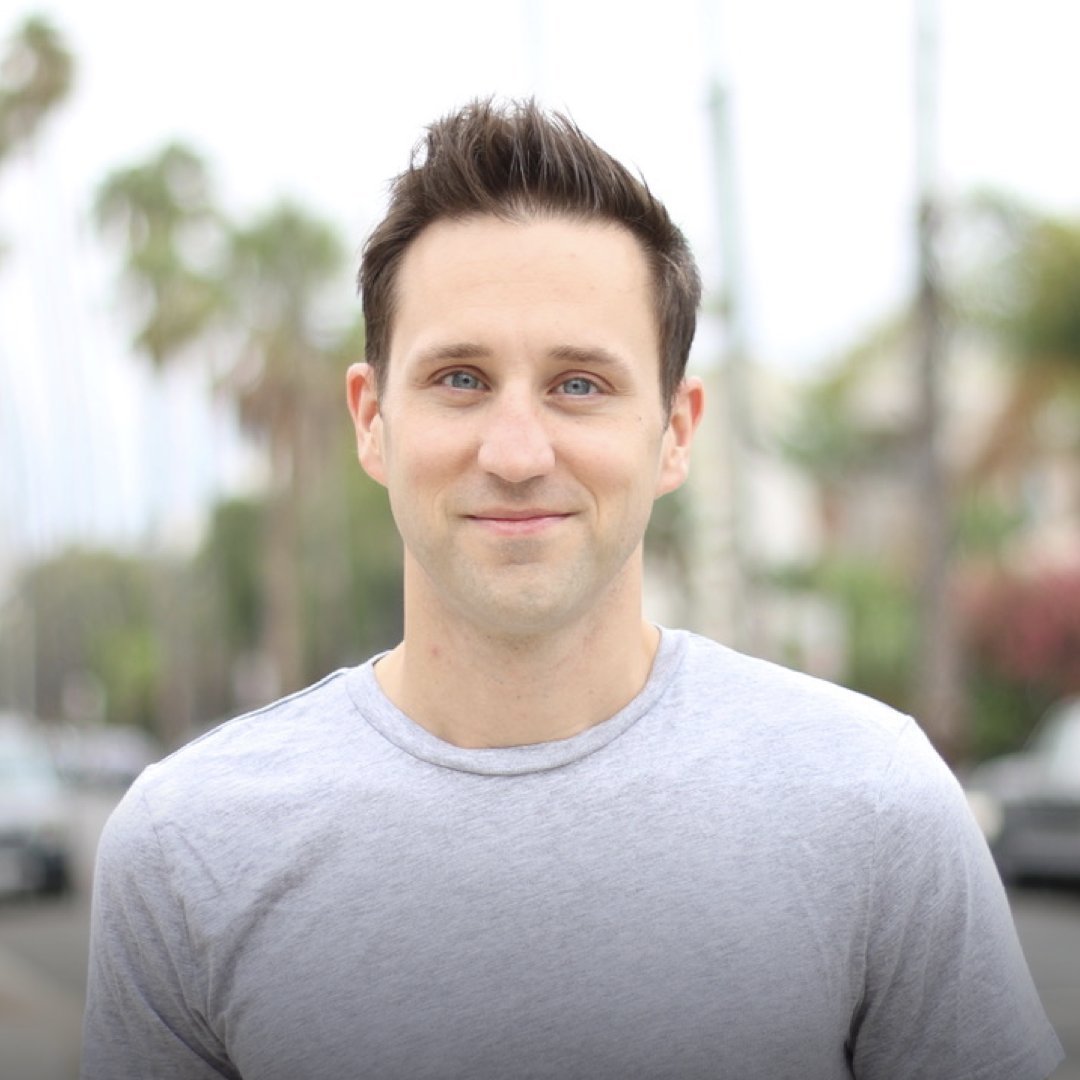 Get to know @JoshSundquist, whose memoir is the inspiration behind the new @AppleTVPlus series #BestFootForward. He's also an avid audiobooks listener, so we talked to him about his own books that he's narrated: apple.co/JoshSundquist