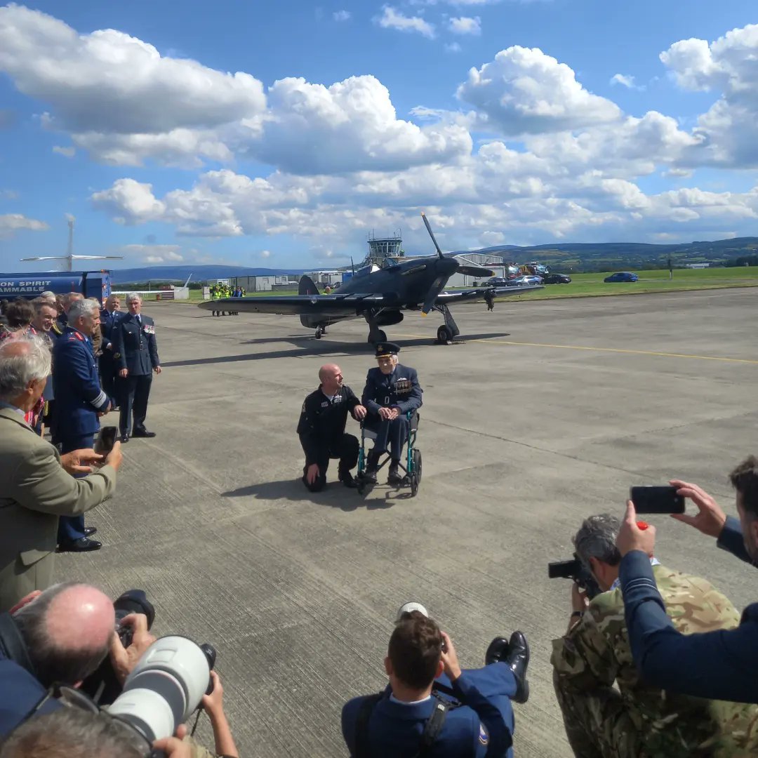 aaron_cr1's tweet photo. A special day in Baldonnell today with Gp Capt John 'Paddy' Hemingway the last surviving pilot of of the Battle of Britain visited the Air Corps as a Hurricane fighter and Lancaster bomber visited.He flew Hurricanes in WW2 and was shot down 5 times! He's a proud Irishman too!☘ https://t.co/J7uAQPwiOe