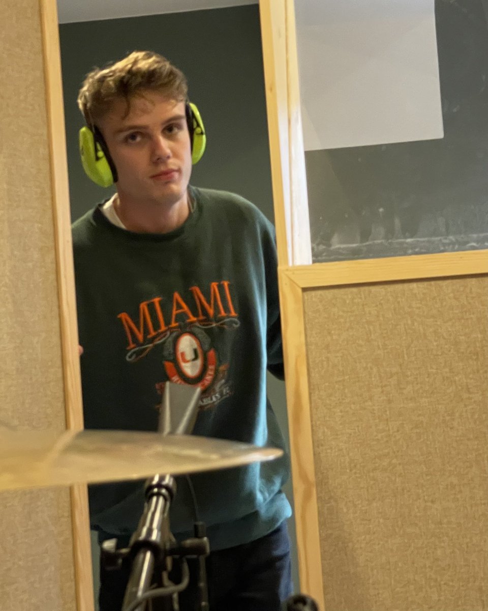 Happy birthday your our favourite frontman Joe Webo! 🎉🎉

Hope you’ve had an amazing day pal - enjoy yourself tonight! Cheers 🍻