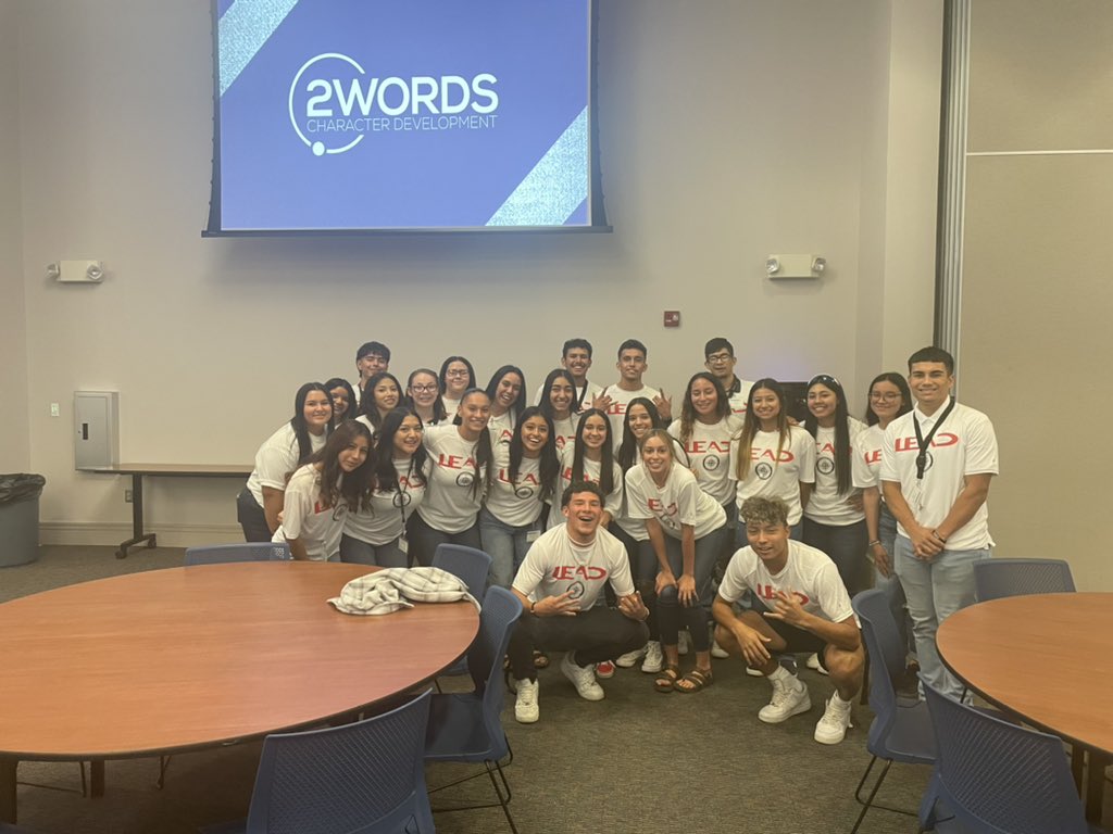 Proud of our student athletes they did a great job representing Del Valle High School at today’s YISD student athlete leadership summit !!#OFOD <a href="/DVHSYISD/">Del Valle HighSchool</a> <a href="/YISDAthletics1/">YISD Athletics</a>