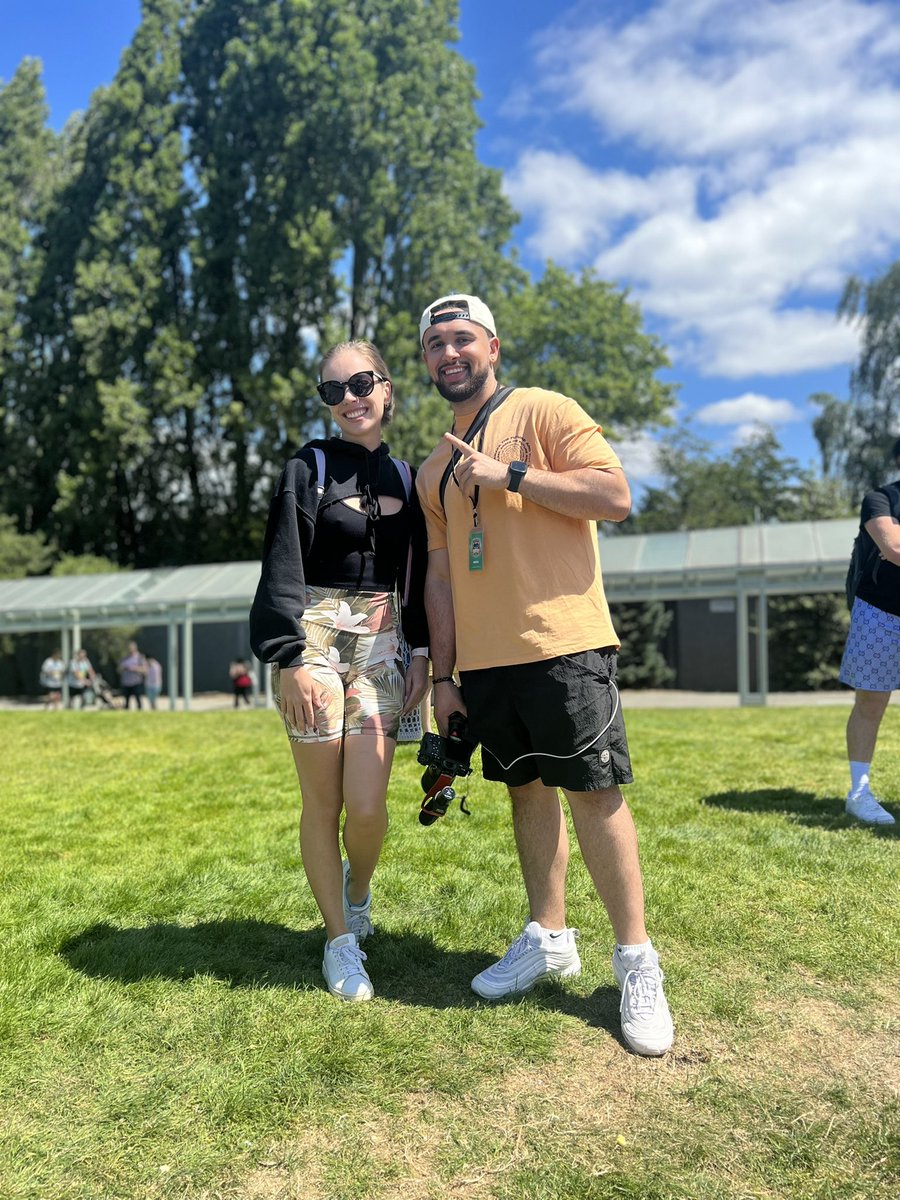 itssjordynhere's tweet photo. Met my two favorite internet people today 😍
#PokemonGOFestSeattle https://t.co/2xIVJL4LmR