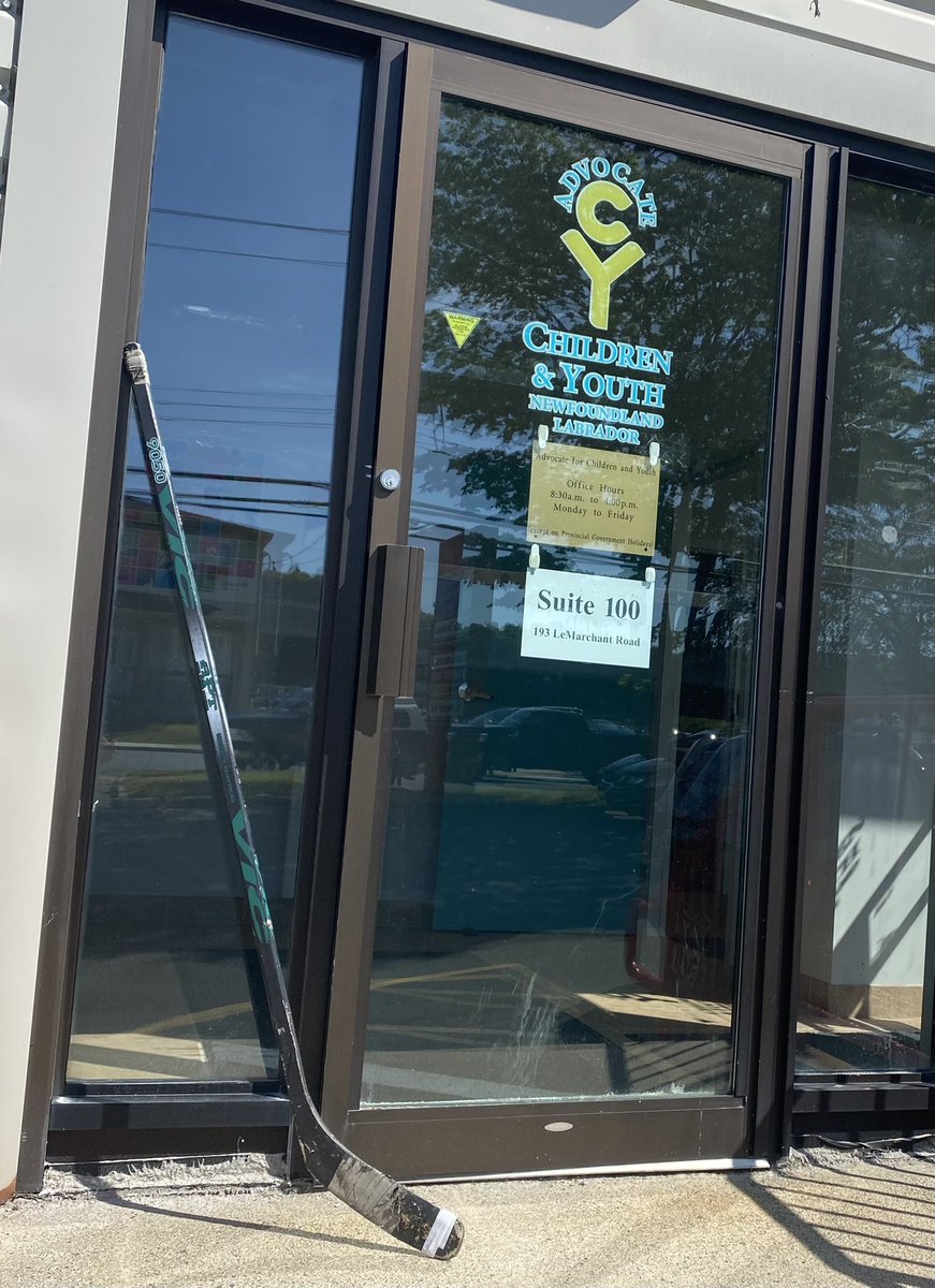 OCYANL's tweet photo. #sticksoutforSammy today at our office. @AdmiralsAcad_NL https://t.co/pNlRSOmirJ