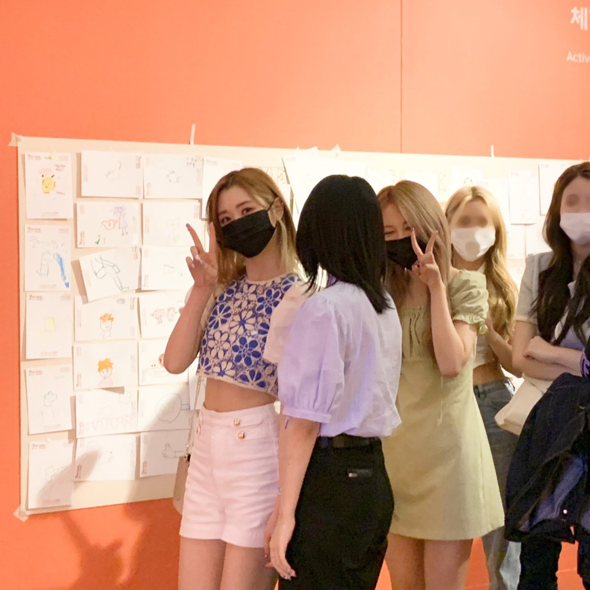 tribetrurkey's tweet photo. [220722] TRIBE’nin bugün katıldığı Anthony Brown'ın Harikalar Diyarı Müzesinden fotoğrafları (2)

Mire &amp; Kelly &amp; Hyunbin &amp; Jia

#트라이비 #TRI_BE #송선 #현빈 #소은 #지아 #미레 #켈리 #진하 #SONGSUN #HYUNBIN #SOEUN #JIA #MIRE #KELLY #JINHA #TRIBELEVIOSA #LEVIOSATRIBE #LEVIOSA https://t.co/px6wp4UzXT