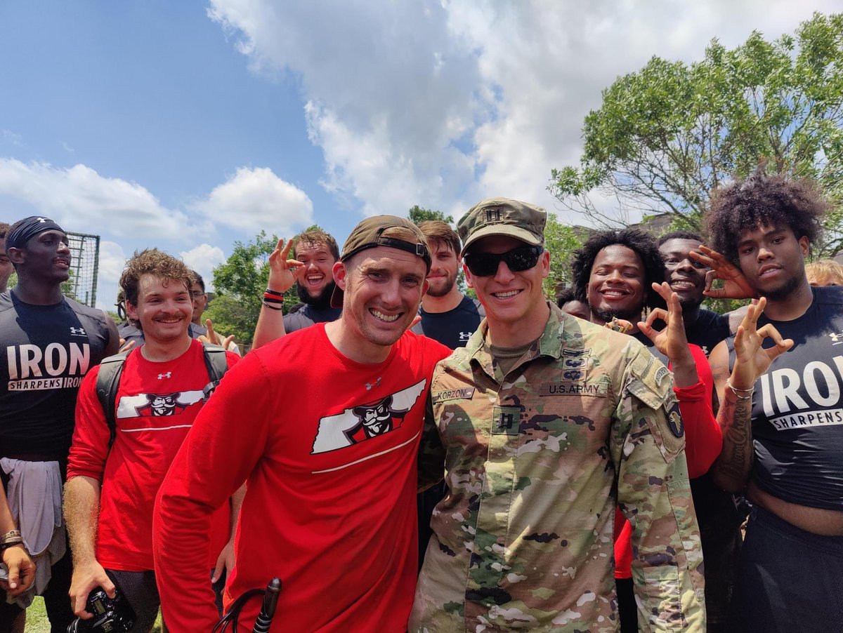 MGWaltLord's tweet image. (2/2)  Thank you, @1_32_CAV “Bandits”, 1st Brigade Combat Team @101Bastogne, 101st Airborne Division (Air Assault) @101stAASLTDIV, for partnering with our student athletes!

#Bastogne! | #ScreamingEagles! | #LetsGoPeay!

@GovsFB | @letsgopeay