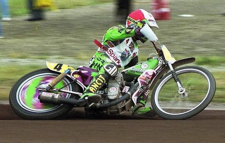 UprightSpeedway's tweet photo. Anyway, back to the serious business. A quiz called #FirstAndSecond now.
You have to name the riders and then tell us what meeting they came #1stAnd2nd in. This one is easy peasy I reckon https://t.co/7Euo1qf0Cq