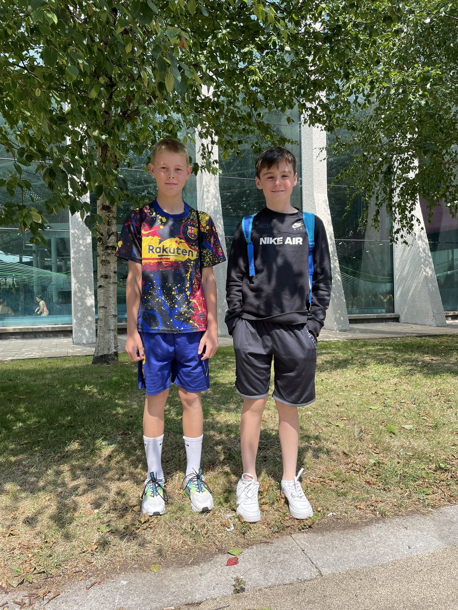 Mckenzie_46_'s tweet photo. Awesome day today. Swimming in LC2 with my friend JD then goalkeeper training then zoom back to be ball boy with my Llanelli U12s Team 👌🏻 #summerholidays #Llanellivabergavenny #SWGK https://t.co/hnZBkRXGwN
