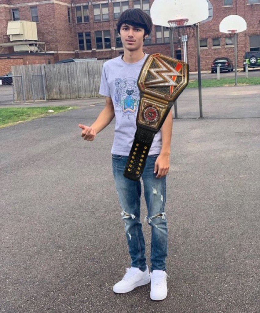 kamilzba's tweet photo. @_babytron whichever works best for you dear :D https://t.co/OQXXo5csUT