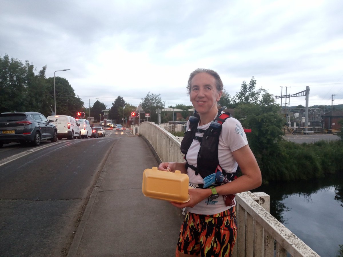 miles_together's tweet photo. Still running well as she passes through CP5, and we got to run together for a few miles as night fell 🔦 #KACR https://t.co/x2Ftrv440L