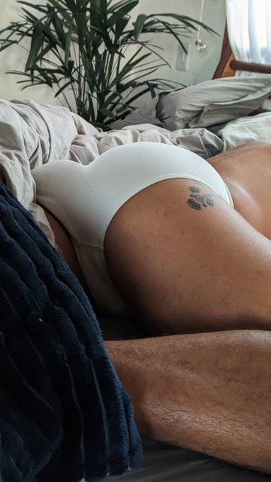 Tua cachorra 😈💦 https://t.co/tAIUbN3zE1