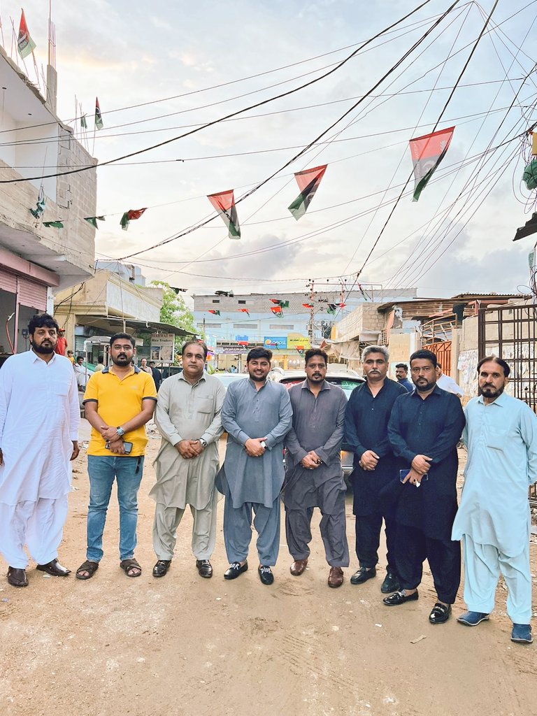 ppp_ward_01's tweet photo. وزیر بلدیات کے کوآرڈینیٹر طارق خٹک صاحب نے یوسی 3 ضلع کورنگی کا دورہ کیا اور پیپلز پارٹی کے نامزد چیئرمین عرفان خان, وائس چیئرمین شیراز حسین اور نوید الرحمان سے ملاقات کی.

 حلقے کے مختلف مسائل زیر بحث آئے اور  عوام کی بہتری کے لیے مسائل کے حل کے لیے بھرپور تعاون کا اظہار کیا. https://t.co/Ce2Zbdy9qD