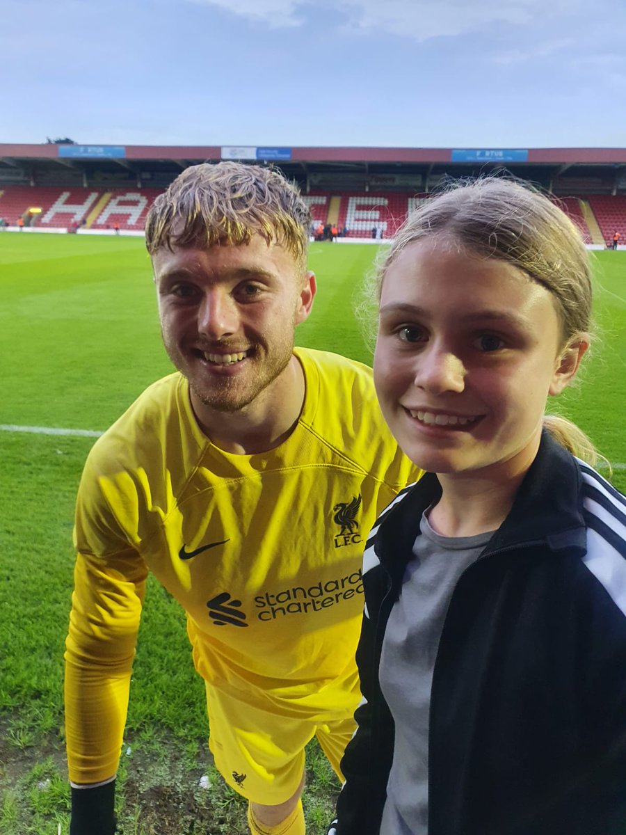 melparky29's tweet photo. @TheLFCAcademy would like to say what a credit the u21s are. Went to watch them in a friendly against Kidderminster Harriers. Great game and they spent time for pictures after- what an inspiration to all the young footballers there- including my 13 year old twins #LiverpoolFC https://t.co/hvYgdnKpz9