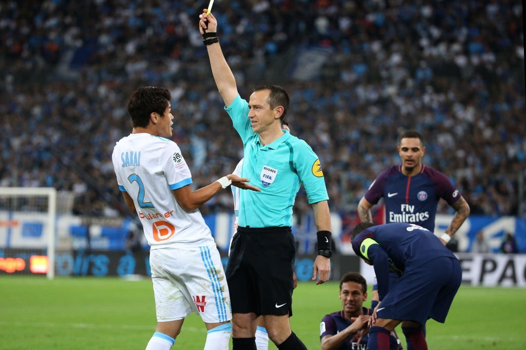Amanhã é dia do Neymar da um amasso em um certo alguém aí