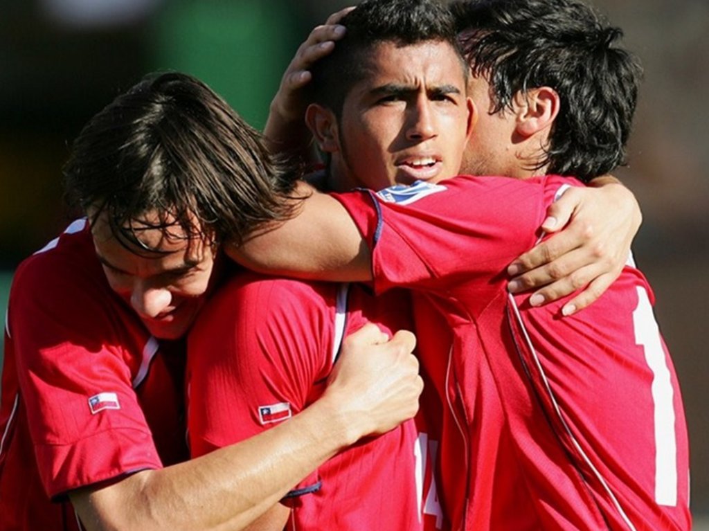 ElFelipe17's tweet photo. El tiempo vuela,hoy se cumplen 1⃣5⃣años
de la obtención del 3er lugar de la Roja sub 20
en el mundial de Canadá 2007

Un equipo memorable hasta la fecha
la irrupción de grandes nombres,
los goles, las polémicas y todo lo demás
en el siguiente hilo del recuerdo ⬇️ https://t.co/w4PkW4AcWw