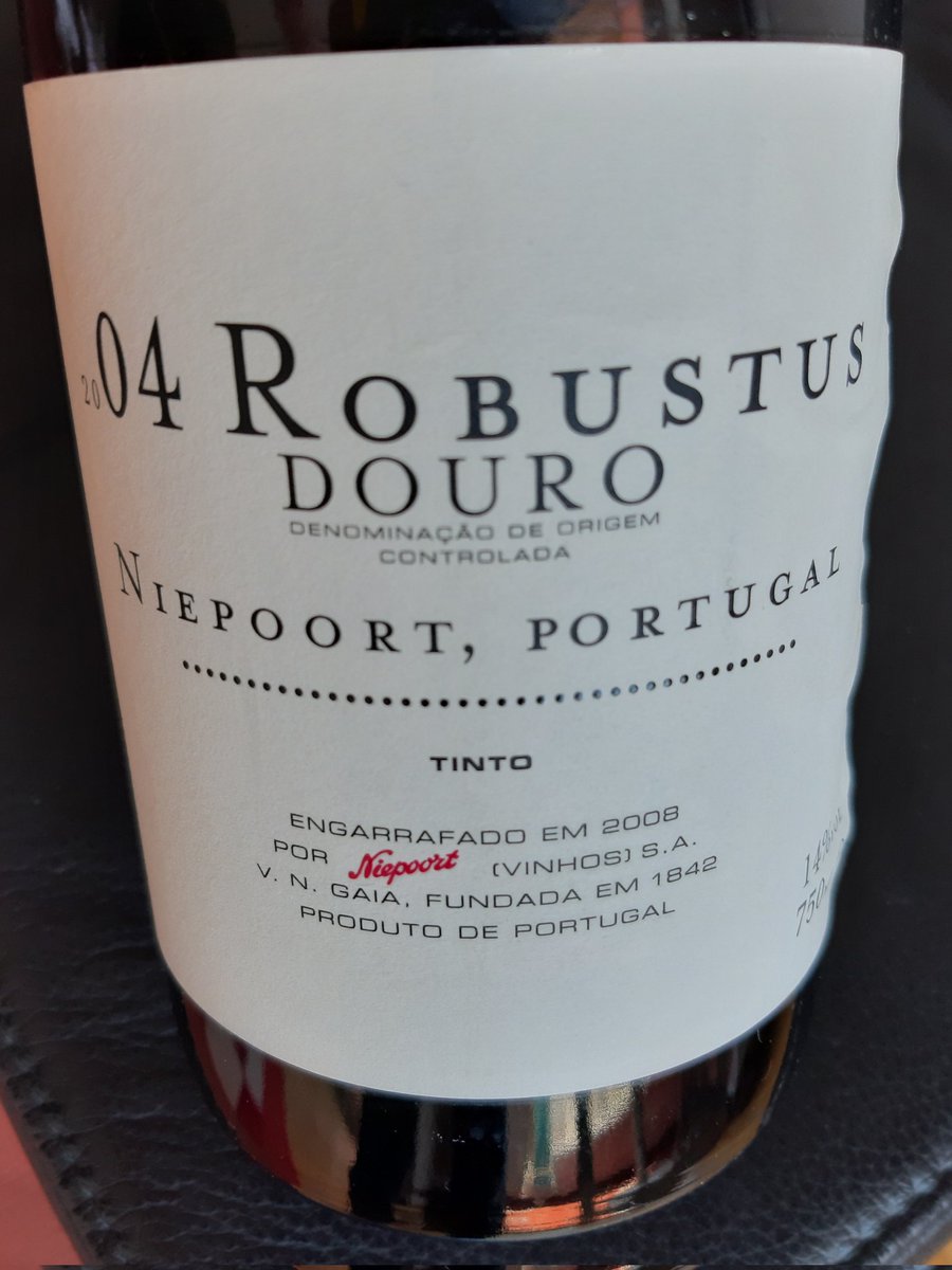HMuelle's tweet photo. ENORME!!! 👌🍷🍷🍷
#vinhosTwitter
#niepoort #douro #robustus https://t.co/GokeXcHCtz