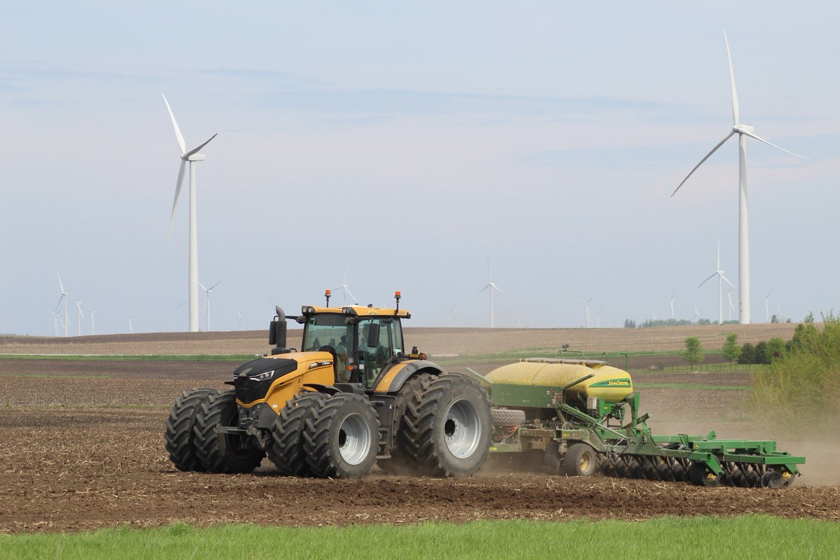 ISUANR's tweet image. Iowa State University Extension and Outreach will host multiple farmland leasing workshops during July and August. The annual meetings will address questions that landowners, tenants and others may have.

extension.iastate.edu/news/farmland-…