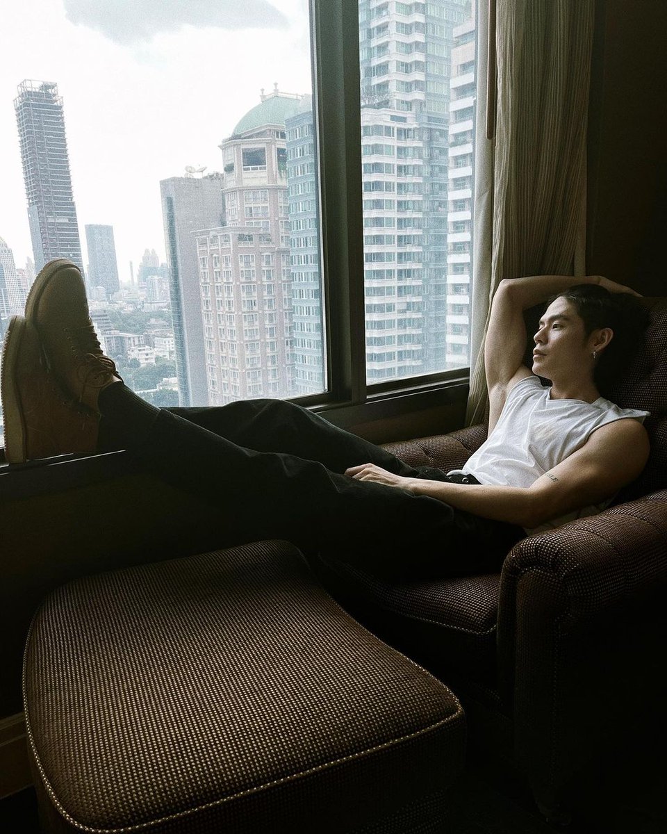 ㅤ
ㅤ┅━ ANAKIN 〯 ﹫𝐀𝐧𝐱𝐤𝐤𝐢𝐧⸼  ⤸
ㅤㅤ            ⸝⸝ ⋆ instagram ｡◞ˎ˗
ㅤㅤㅤㅤㅤ   #Rolband

Y solo mírame con esos ojitos lindos que con eso yo estoy bien...