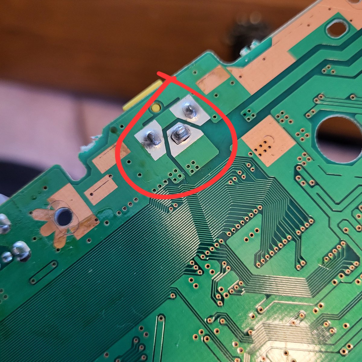 DeltaDriveGames's tweet image. This faulty PSone came into the shop today unable to power on. A quick look around the board showed a broken solder joint on the power input jack, less than a minute later it's back to playing games! #retrogames #Playstation