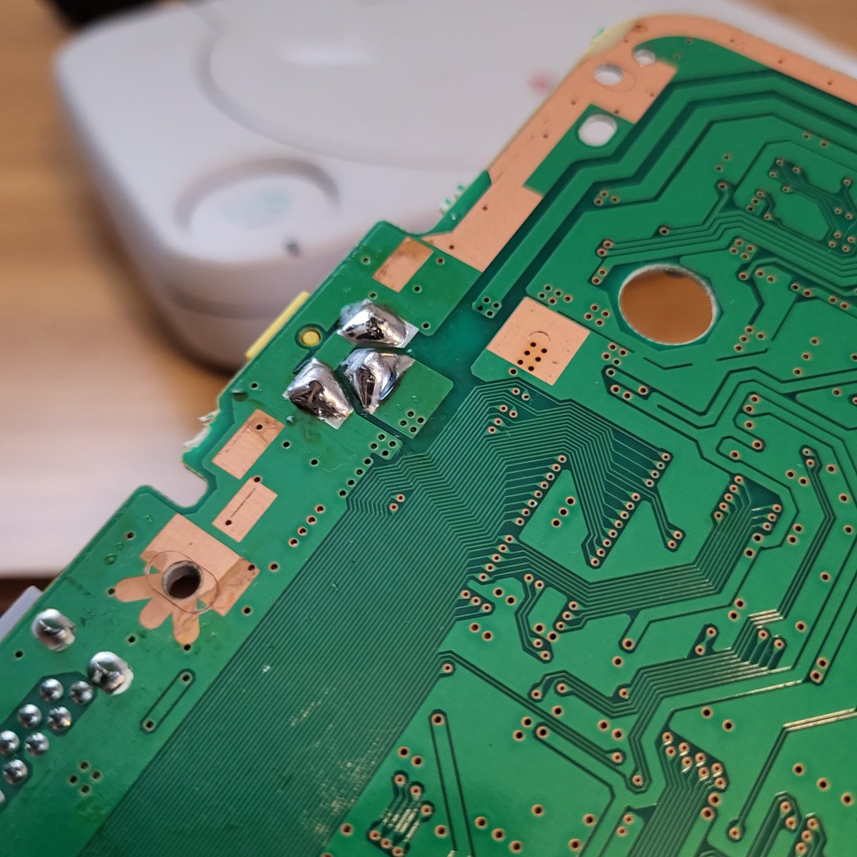 DeltaDriveGames's tweet image. This faulty PSone came into the shop today unable to power on. A quick look around the board showed a broken solder joint on the power input jack, less than a minute later it's back to playing games! #retrogames #Playstation