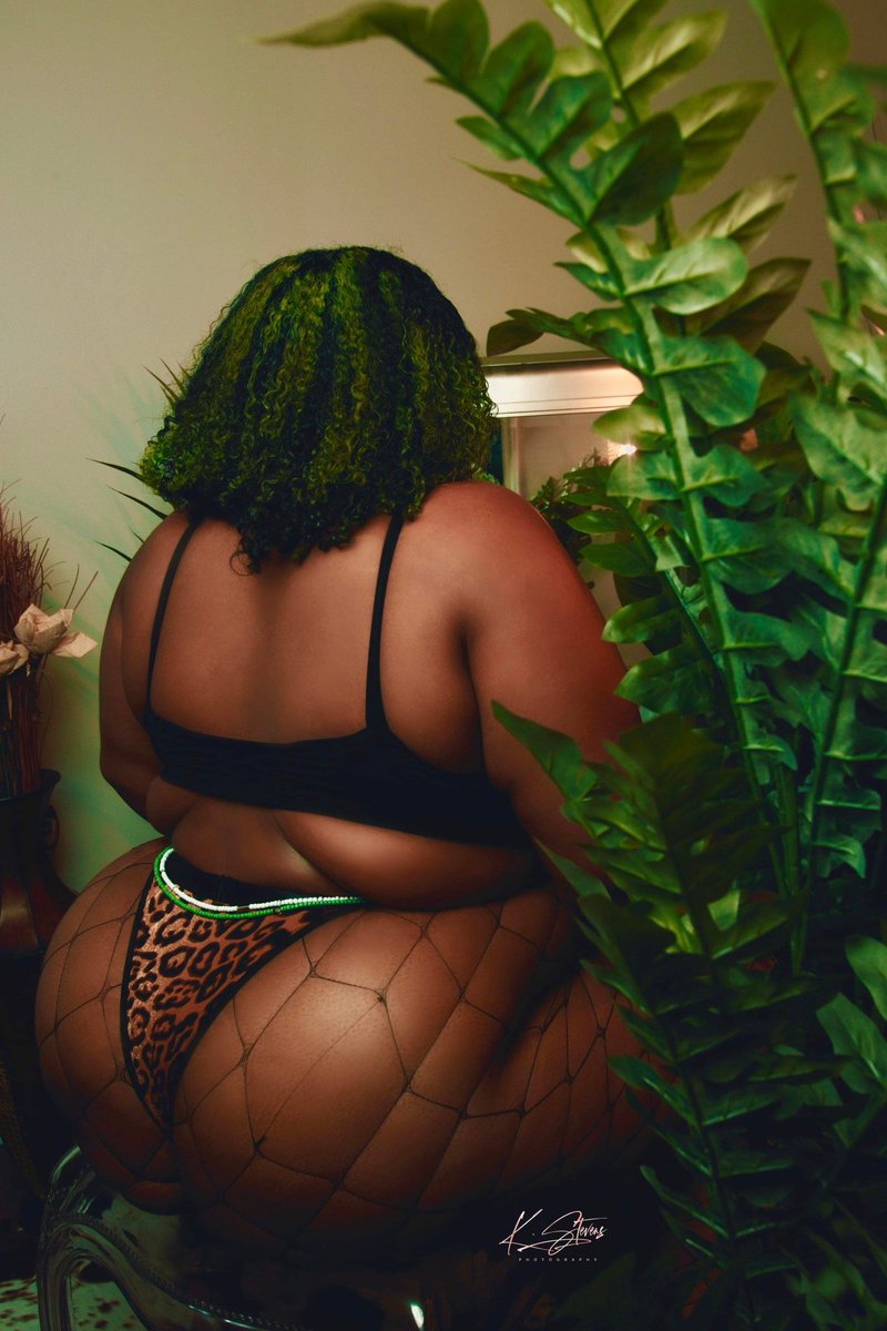 MyTweetsAintXXX's tweet photo. I love doing lingerie shoots.
I am apart of a Plush Babez Ent. A womens empowerment group. (IG @Plush_babezent)
The photographers IG is (@kstevensphotography)
#bbwphotography #bbwlingerie #darklighting https://t.co/Tk5lKtYWyw