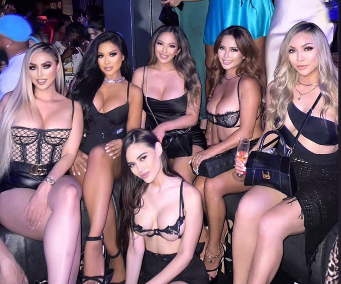 I don&rsquo;t hang with jealous b*tches, that&rsquo;s a weak disease https://t.co/GL8WYrFSNJ<a href="/tag/rollingloudny"class="tags"><span>#rollingloudny</span></a>