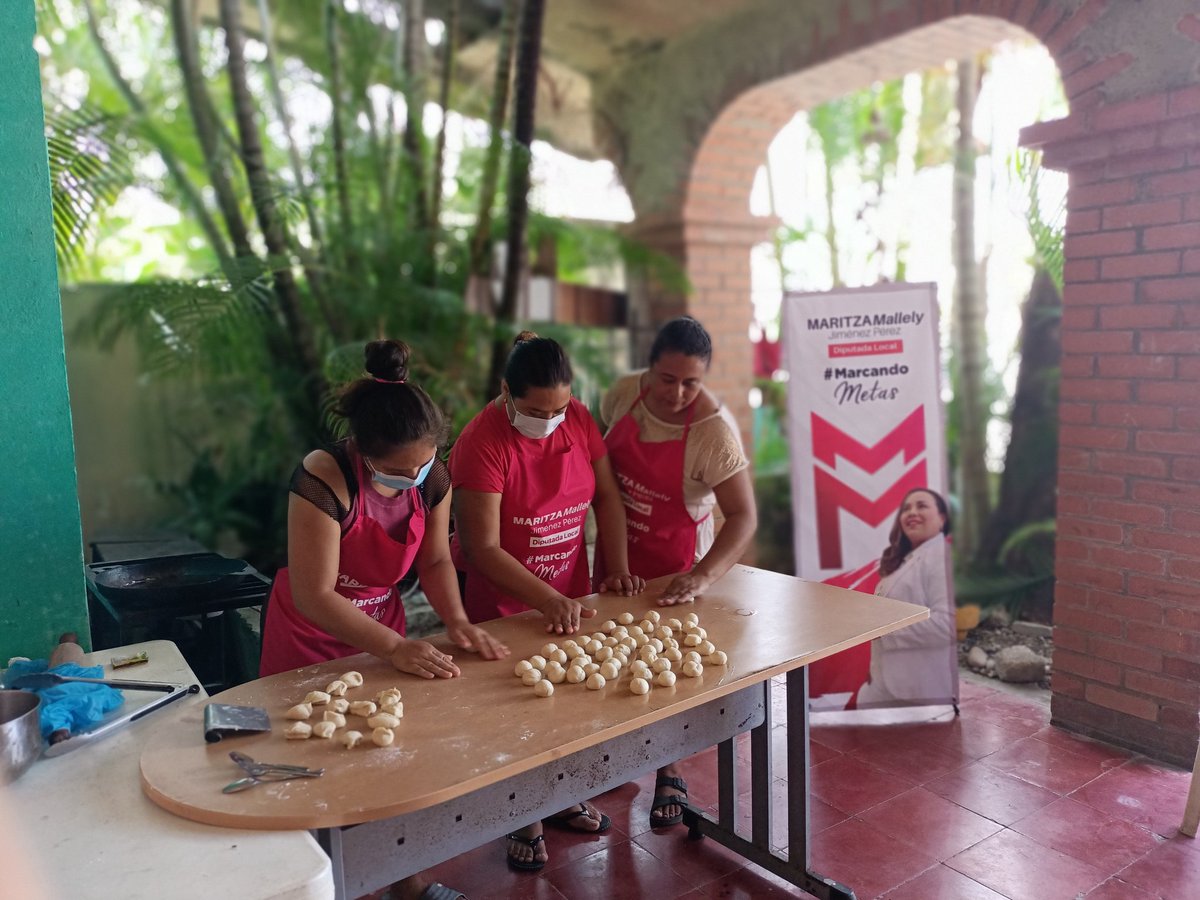 MaritzaMallelyJ's tweet photo. #MujerEmprende es un programa que nace de las ganas de impulsar el empoderamiento femenino, a través de diversos talleres, con la finalidad de generar ingresos extra en el hogar.
Mi agenda es la del Ciudadano.
#MarcandoMetas https://t.co/8vIuwBdp0Q