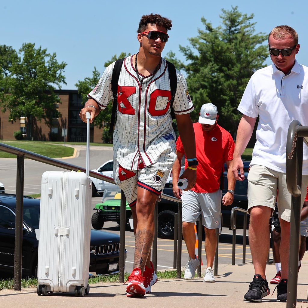 PatrickMahomes's tweet photo. Day 1 ⏰ https://t.co/pCCLrnAu65