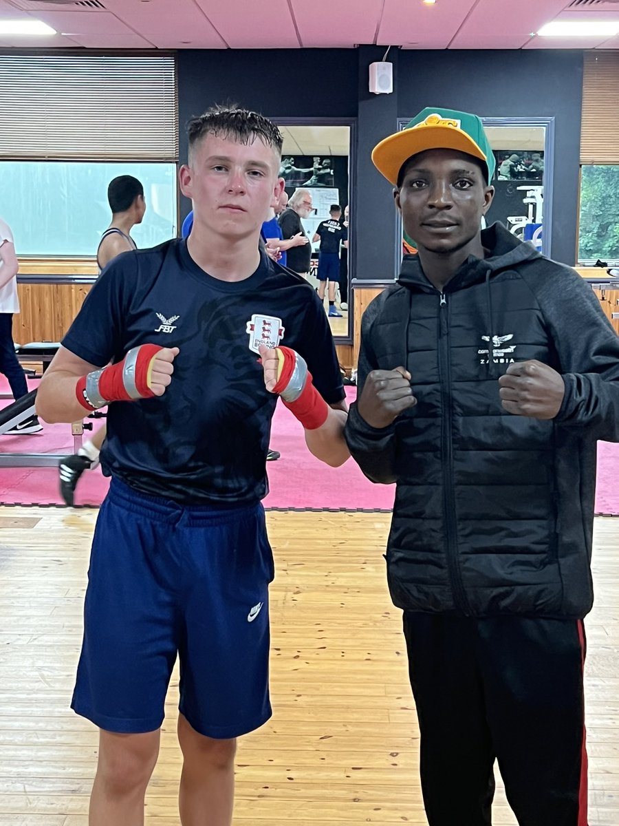SecondsOutBA's tweet image. Great night tonight in gym. We hosted the Zambian national boxing team competing in the Commonwealth Games which start on Thursday. 
Big thanks to Lampton Street, Fight Fitness Guru, Wellington and Marden Abc. 
Good luck to Stephen, Patrick, Maggie and Fillie on your games.