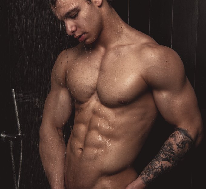 2 pic. It's the Weekend - @CreamyGorilla x @PaulJamnicky 
https://t.co/GiK6hulLCm 
See what all the fuss