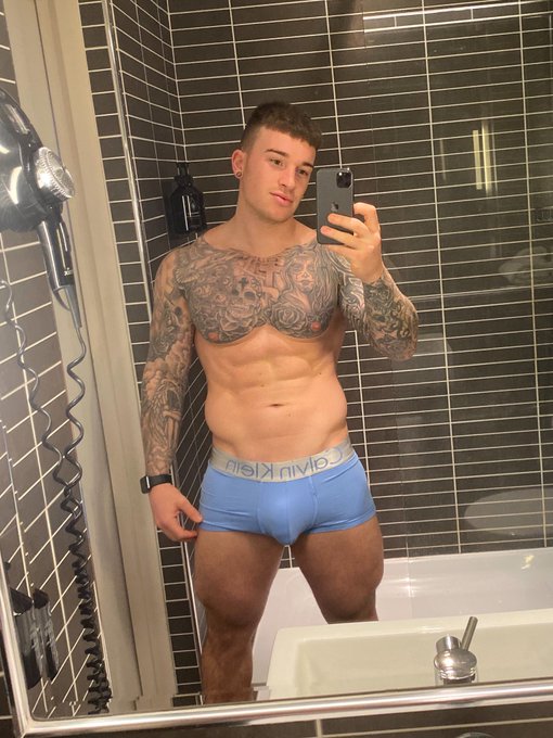 Click below for my adult content ⬇️🔞 https://t.co/3x6d7ZPEFy https://t.co/YN69dGzCxK