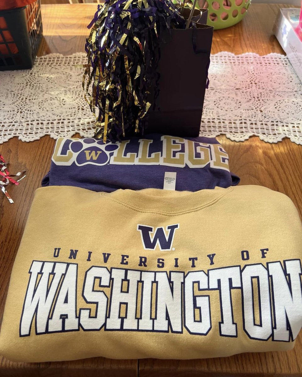 BlakeGurney1's tweet photo. Got some great raffle baskets that are ready to be won on Saturday! Come by and buy one raffle ticket for $1 or six tickets for $5! https://t.co/fDbDA7XvbV