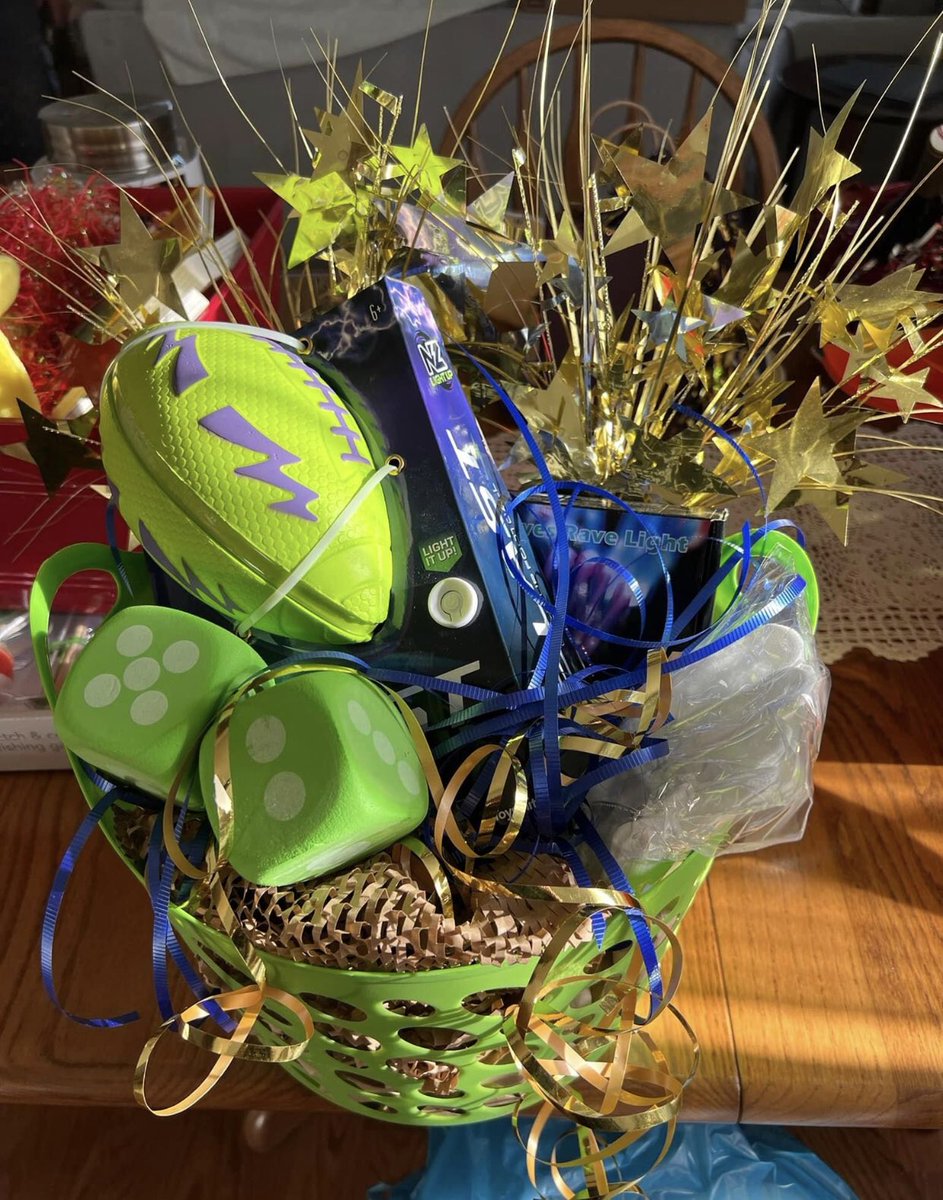 BlakeGurney1's tweet photo. The last two baskets! https://t.co/Jjg95EI9bq