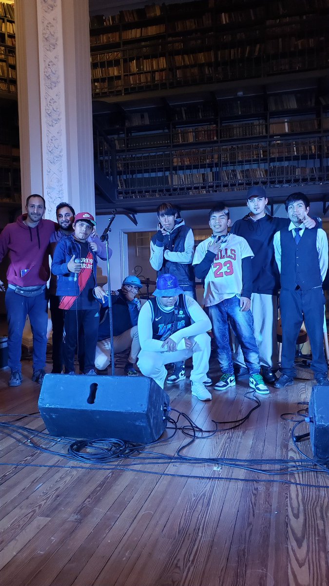 ElNueva_MR's tweet photo. Si, si... El #BTCREW la rommmpió de nuevo! 🎤😎🎶 Aguante todo.
Gracias @argentinabiblio y @juventudrosario por la invitación. https://t.co/YfsHnF04zR