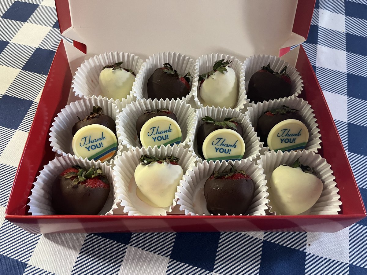 Get__Published's tweet image. Thank you to my home chapter at UT Arlington for the lovely thank you gift! #zetamu #ptbad #dspgcc #deltasigmapi #zmchapterleadershipfund