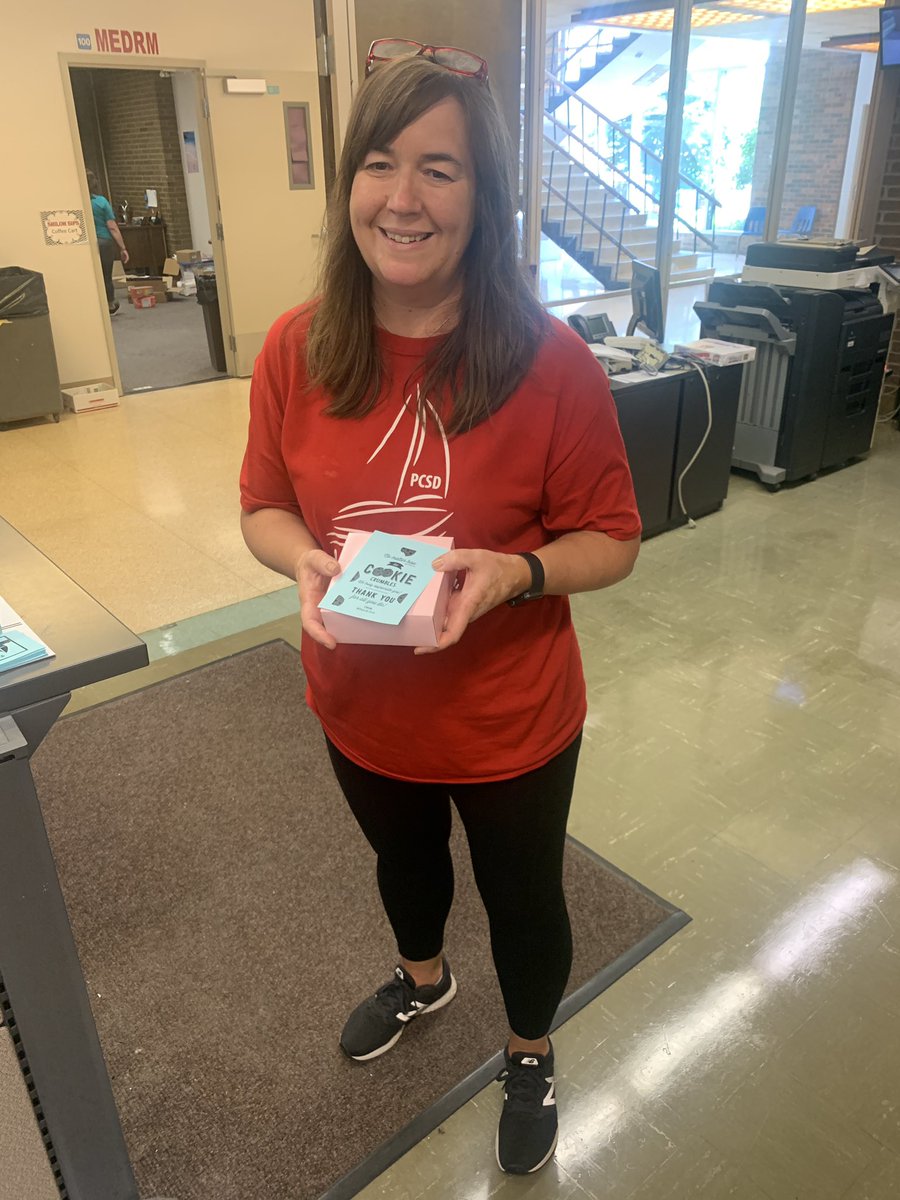 PCSDsummer's tweet image. We made our final “tough cookie” awards a family affair—congrats to Mr. Ellis and Ms. Ellis for being our final nominees!! 🍪🧡 #PCSDSALE