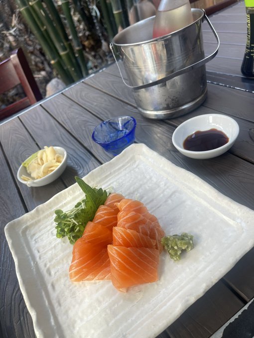 Am I eating sushi and drinking sake alone?? Why yes I am https://t.co/WZ0B6v6oTJ<a href="/tag/newprofilepic"class="tags"><span>#newprofilepic</span></a>