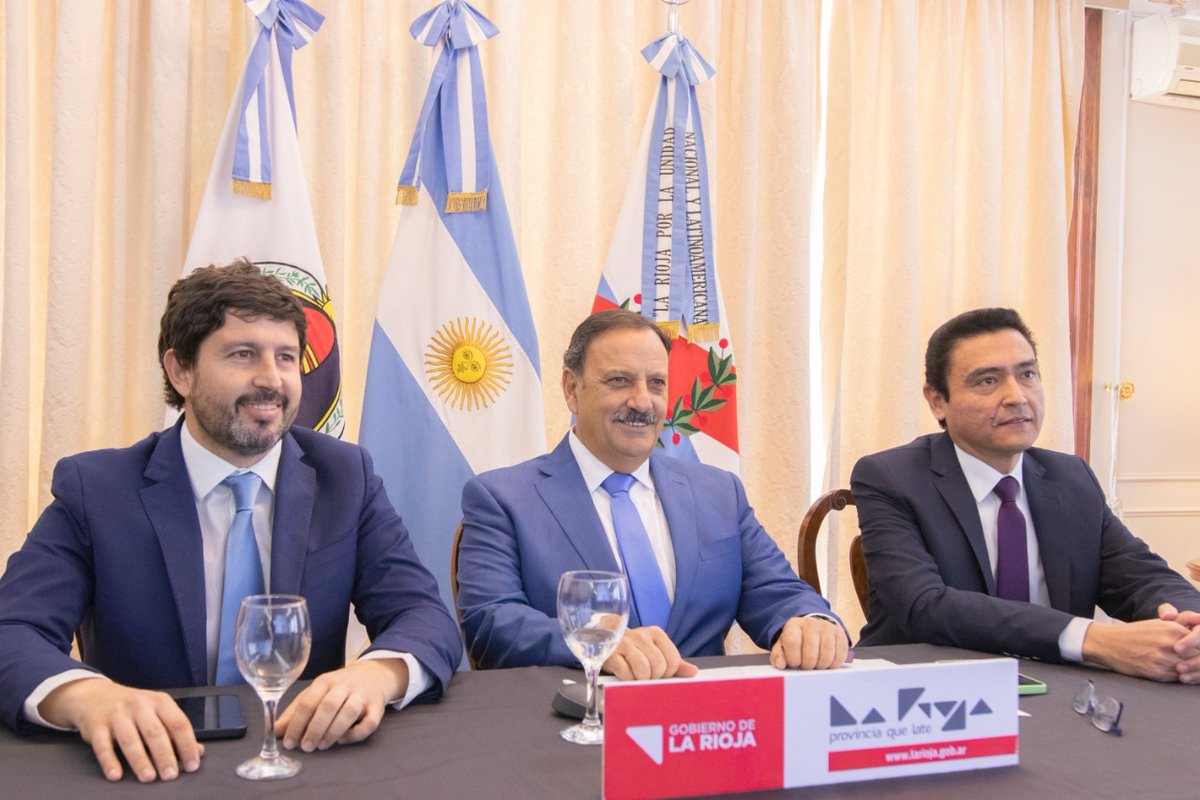 QuintelaRicardo's tweet photo. En el marco del programa "Construir Ciencia", firmamos junto al presidente @alferdez el financiamiento para la construcción un polo científico tecnológico que será un espacio de encuentro de todas y todos los actores de la ciencia, la tcnología y la investigación científica.
⬇️ https://t.co/w241YturSr