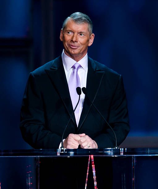 End of an era. Thank u 4 everything u have done 4 us, @WWEUniverse. Thank U @VinceMcMahon. Enjoy Retirement.