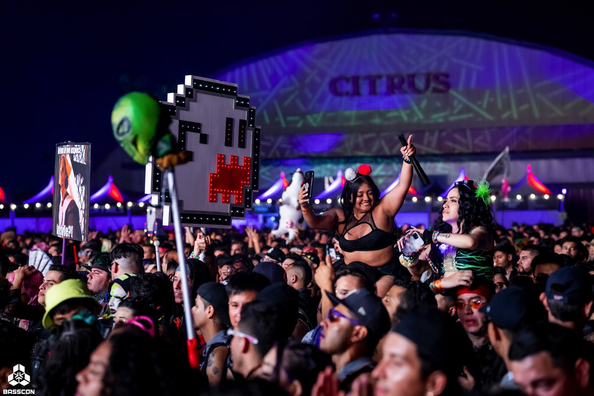 bassconmassive's tweet image. A Basscon crowd is the best kind of crowd.💥 Who else brought the energy to the Laven stage?⚒