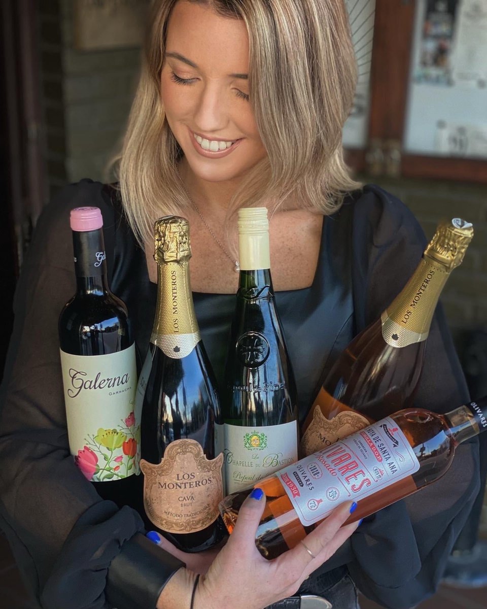 goats2sc's tweet photo. Ready to get your weekend started??? Every Friday we’ve got select bottles of wine for $20!! #goats2sc #5ptsoasis #fivepointsc #eat5points #drink5points #wine #drinkthejuice #fridaynightvibes #girlsnightout #datenight https://t.co/jMH5hsrTJl