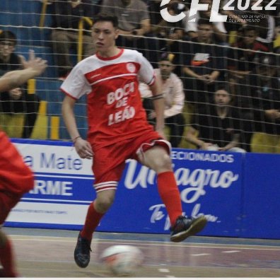 Jogador "AMBIDESTRO"
Quando ele chutou de direita achei que era canhoto, quando chutou de esquerda tive a certeza que era deficiente.