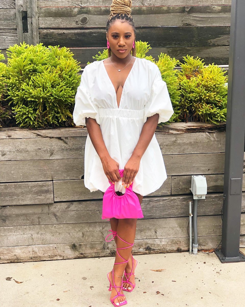 timiashanae's tweet photo. There aren’t many things a mimosa can’t solve🥂 #brunchthings https://t.co/uJFogsFUz2