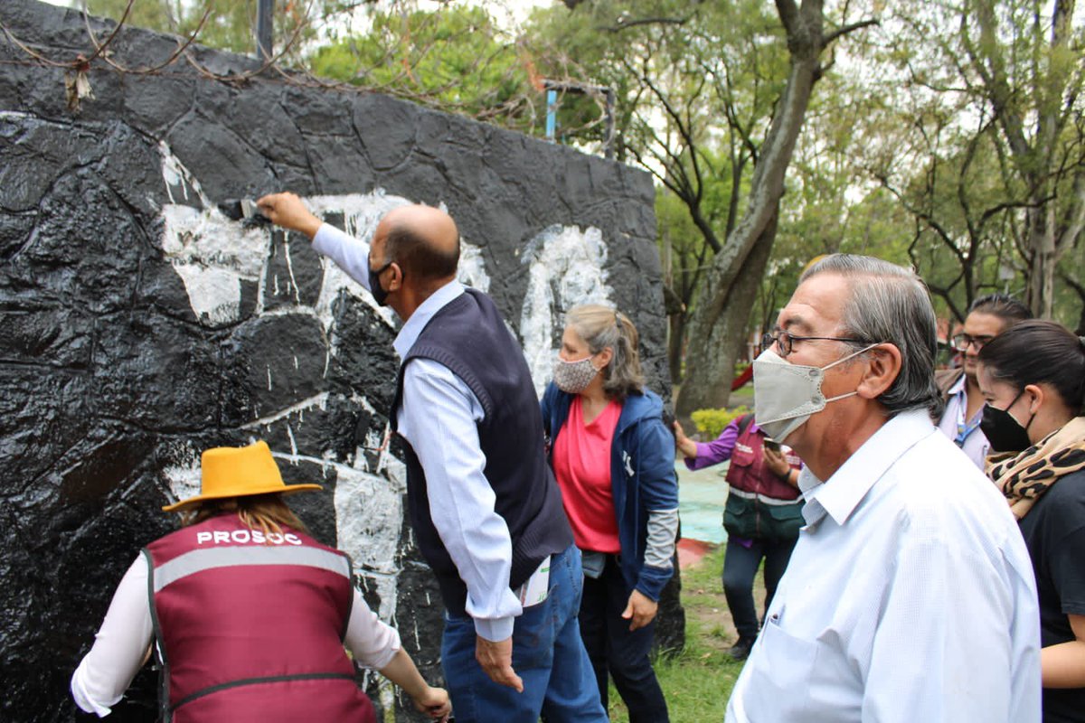 ProsocCDMX's tweet photo. En conjunto con el @DIFCDMX, @CGPC_CDMX, @CulturaCiudadMx y @CDMX_SIBISO, vecin@s de la UH #SantaFe IMSS vivieron el #DiarioEnTUnidad con actividades para niñ@s, así como la jornada médica, dental y de belleza. 

#BienestarEnTUnidad https://t.co/dLPuTau61y