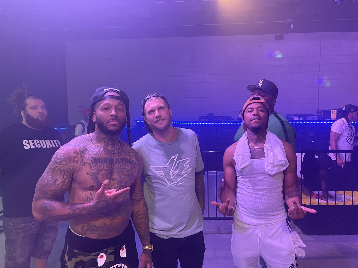 FreewayJ412's tweet photo. With the #Rapgod @MONTANAof300 @TALLEY_OF_300 DonD https://t.co/FXycCfodMa