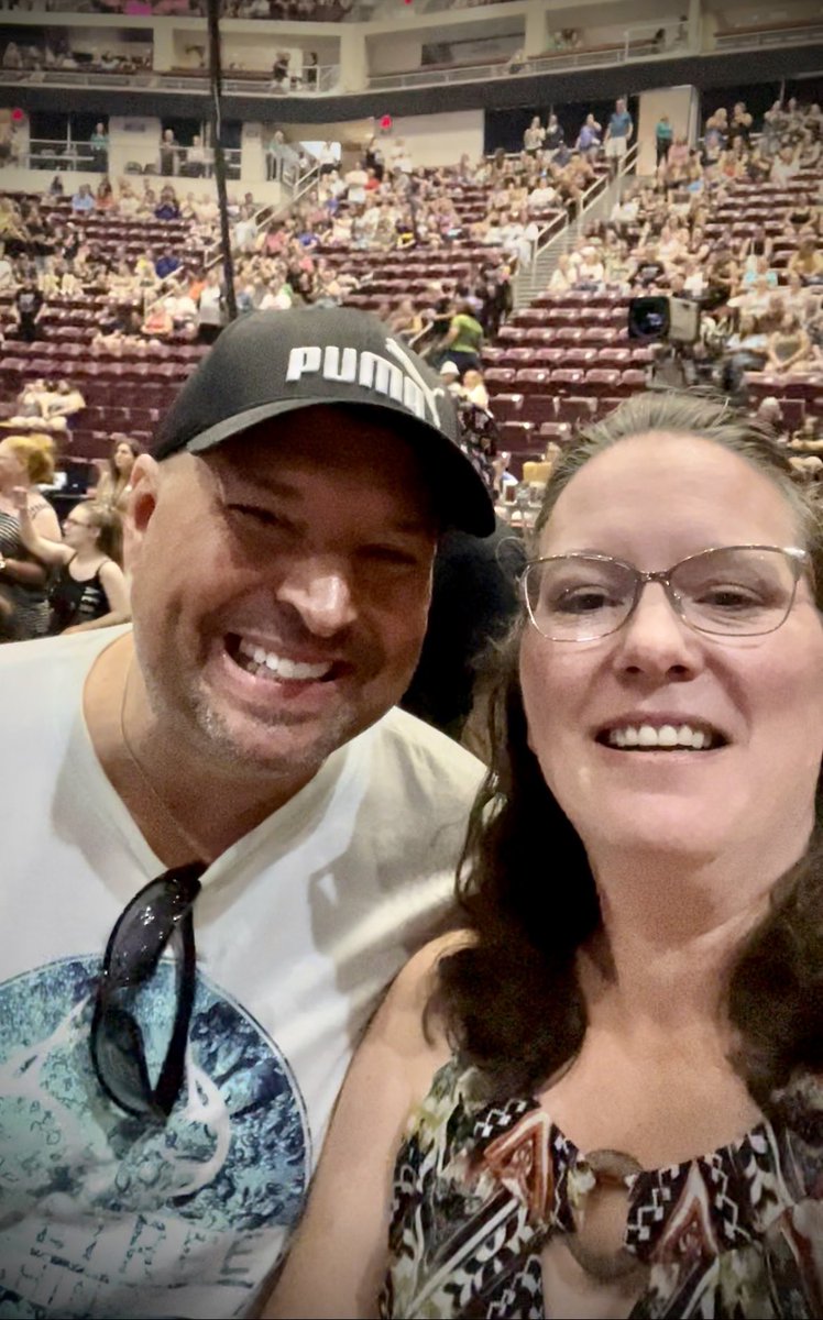IrishHeatherZ's tweet photo. Brought my daughter and BFF for a trip back in time and had so much fun sharing the experience! Thanks @DonnieWahlberg for all the smiles …yours and ours! #nkotbmixtapetour2022 https://t.co/T4xPXINn07