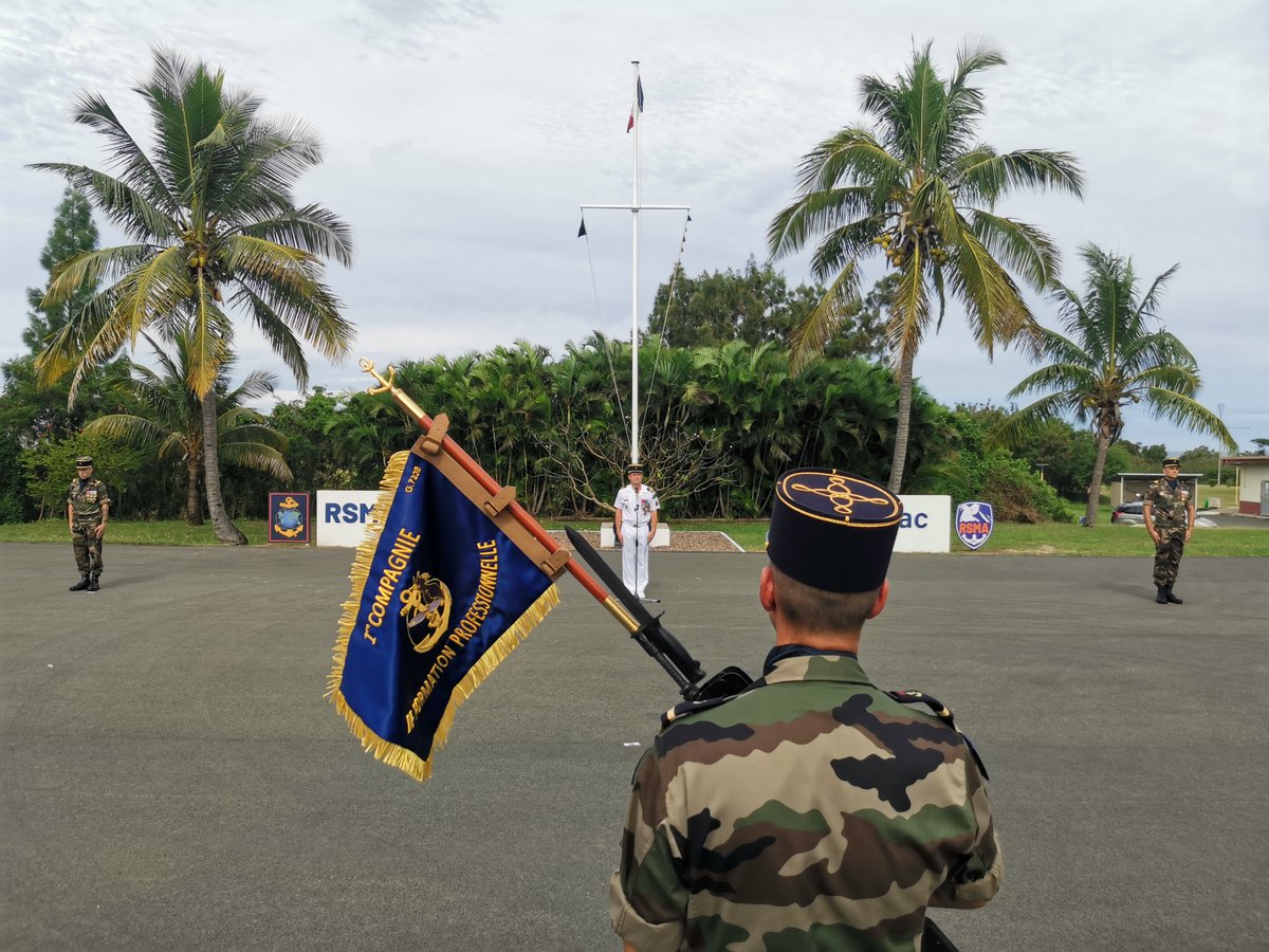 Après deux années passées à la tête de la 1re compagnie de formation professionnelle du RSMA-NC, à Koumac, le capitaine William cède son commandement au capitaine François-Michel ⚓
