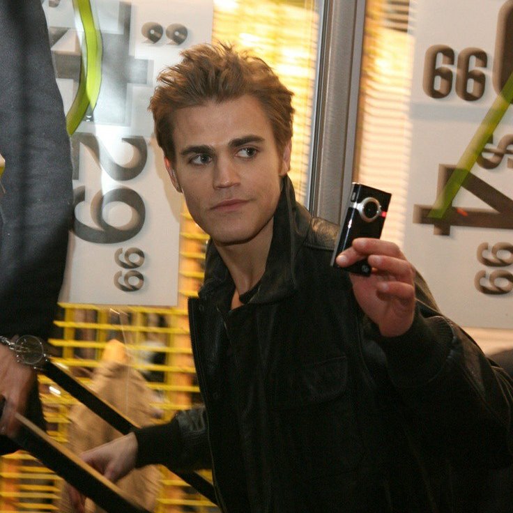 Happy Birthday Paul Wesley! 
EU TE AMO MEU AMOR. 