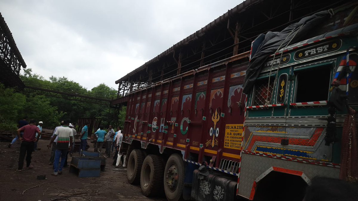 Kalinga Nagar Shramik Sangha (@nagarsangha) on Twitter photo Sir,<a href="/dm_jajpur/">Collector & DM, Jajpur</a>,<a href="/spjajpur/">SP Jajpur</a>,<a href="/PritiranjanBJD/">Pritiranjan Gharai</a>
ମେସ୍କୋ ମାଲିକିଆଣି ନିଜ କାରଖନା ର Structure କୁ କାଟି Scrap ଦାମ ରେ ବିକ୍ରି କରିବାକୁ ଆରମ୍ଭ କଲାଣି। ବିସ୍ତାପିତ ପରିବାର ଗତ 29 ମାସ ରୁ ଦରମା ପାଇ ନାହାନ୍ତି। ଜିଲ୍ଲା ପ୍ରଶାସନ ଙ୍କୁ ଅନୁରୋଧ ବଡ ନିଷ୍ପତି ନିଅନ୍ତୁ ଯାହା ଦ୍ବାରା ବିସ୍ତାପିତ ପରିବାର ଙ୍କୁ ଜୀବିକା ମିଳୁ। Sir,<a href="/dm_jajpur/">Collector & DM, Jajpur</a>,<a href="/spjajpur/">SP Jajpur</a>,<a href="/PritiranjanBJD/">Pritiranjan Gharai</a>
ମେସ୍କୋ ମାଲିକିଆଣି ନିଜ କାରଖନା ର Structure କୁ କାଟି Scrap ଦାମ ରେ ବିକ୍ରି କରିବାକୁ ଆରମ୍ଭ କଲାଣି। ବିସ୍ତାପିତ ପରିବାର ଗତ 29 ମାସ ରୁ ଦରମା ପାଇ ନାହାନ୍ତି। ଜିଲ୍ଲା ପ୍ରଶାସନ ଙ୍କୁ ଅନୁରୋଧ ବଡ ନିଷ୍ପତି ନିଅନ୍ତୁ ଯାହା ଦ୍ବାରା ବିସ୍ତାପିତ ପରିବାର ଙ୍କୁ ଜୀବିକା ମିଳୁ।